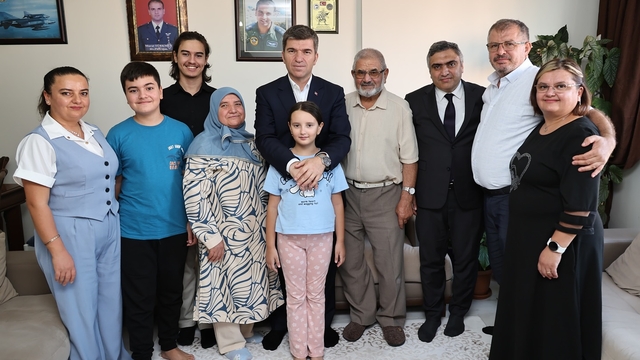 Amasya Valisi Bakan, Merzifon'da ziyaretlerde bulundu