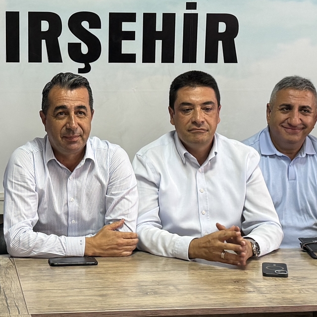 CHP Genel Başkan Yardımcısı Adem, Kırşehir'de basın toplantısı düzenledi