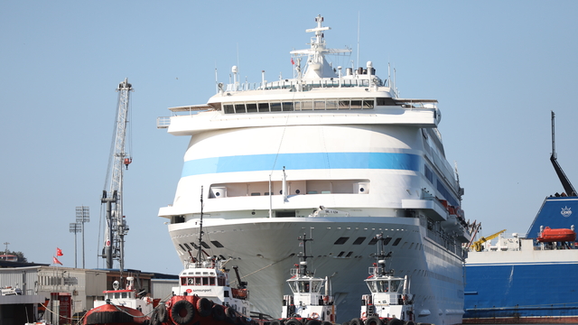 Astoria Grande kruvaziyeri 994 yolcusuyla Samsun Limanı'na demirledi