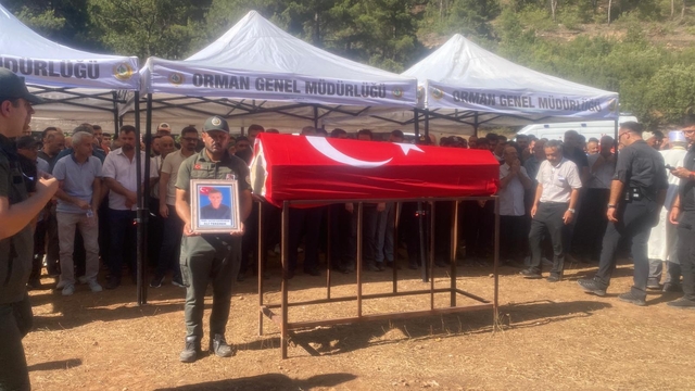 Orman işçisinin şehit olduğu kazada yol tarif etmek için araca binen çoban da kurtarılamadı (2)