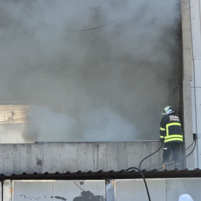 Adana'da etanol fabrikasında çıkan yangın söndürüldü