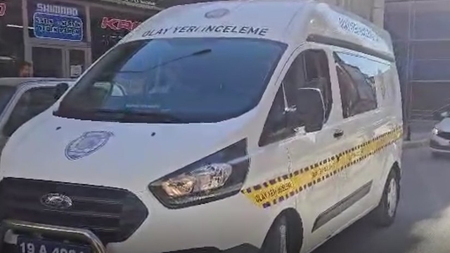 Otoparkta pompalı saldırı: Eski patronu ile bir müşteriyi yaraladı