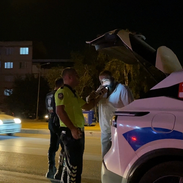 Polisin 'Dur' ihtarına uymayan otobüs şoförü 1,49 promil alkollü çıktı