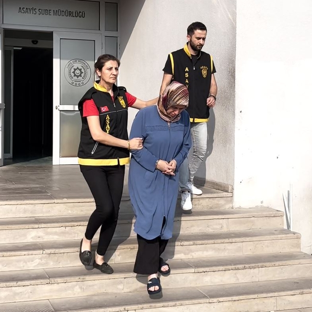 Eşini zehirleyerek öldürdüğü iddiasıyla tutuklu yargılanırken tahliye edile...