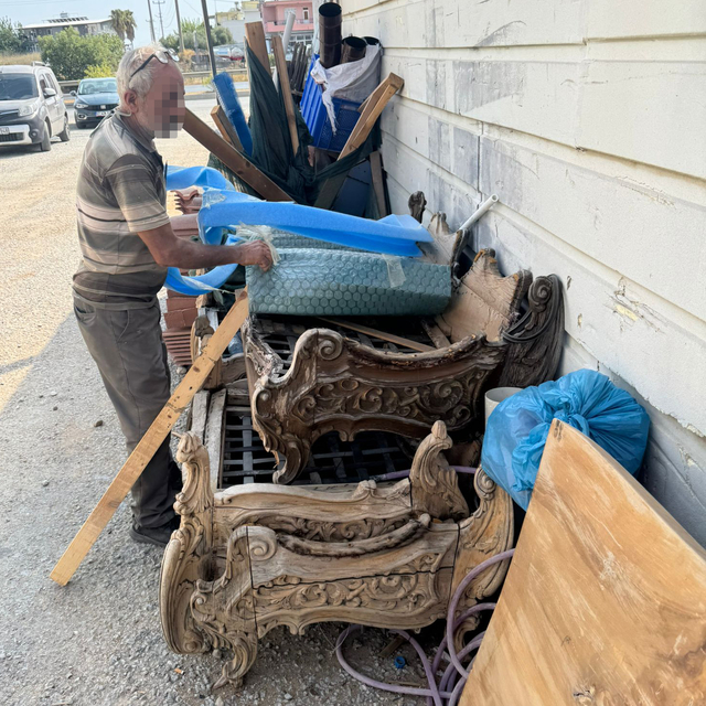 Tarihi eserleri yağmalayıp, mobilya mağazasında satışa çıkardılar