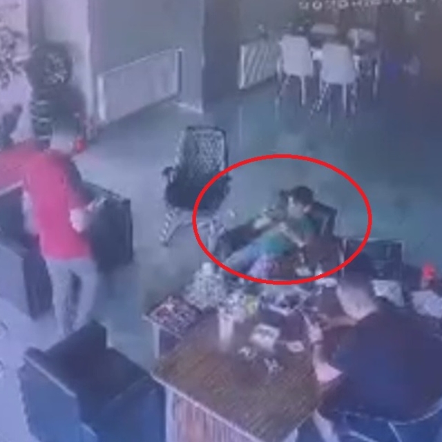 8 yaşındaki Ege'nin ağır yaralandığı oto galeriye saldırı kamerada