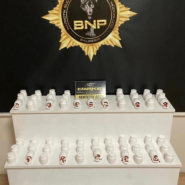 Balıkesir'de uyuşturucu operasyonunda 3 kişi yakalandı