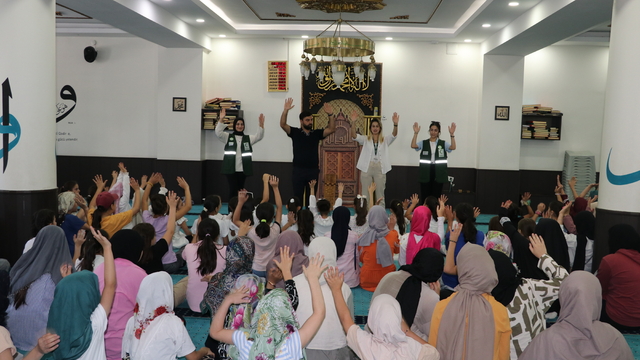 Yeşilay'dan Batman'da Kur'an kursu öğrencilerine teknoloji bağımlılığı eğitimi