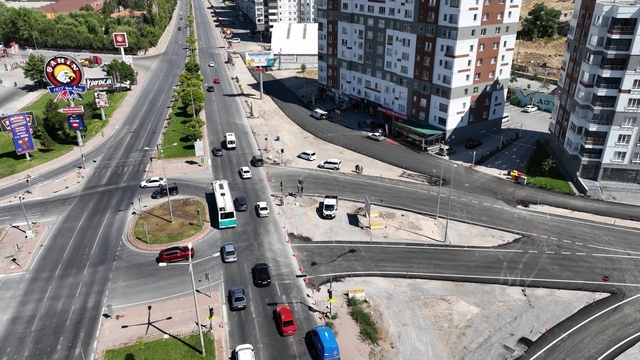 Kayseri'de Erkilet-Sancaktepe arasına yapılan yeni bağlantı yolu hizmete açıldı