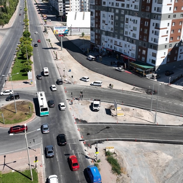 Kayseri'de Erkilet-Sancaktepe arasına yapılan yeni bağlantı yolu hizmete aç...