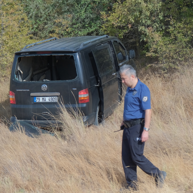 Kırklareli'nde polisin "dur" ihtarına uymayan panelvan sürücüsü kaza yaptı