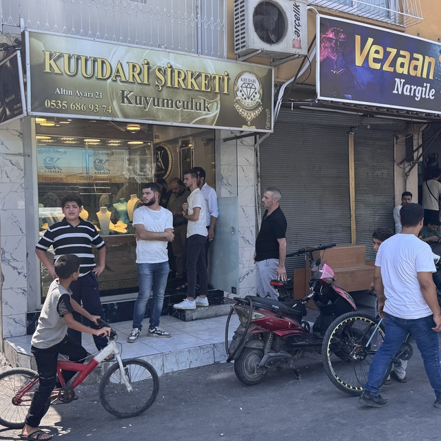 Adana'da kuyumcu soygununda 2 kişi yaralandı