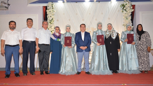 Anamur'da eğitimini tamamlayan öğrencilere hafızlık belgeleri verildi