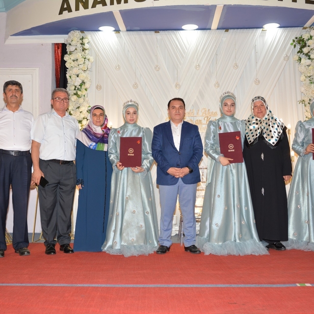 Anamur'da eğitimini tamamlayan öğrencilere hafızlık belgeleri verildi