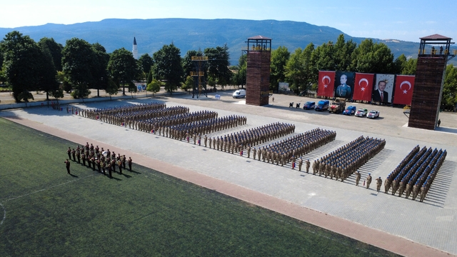 Karabük'te eğitimlerini tamamlayan 1619 uzman erbaş mezun oldu