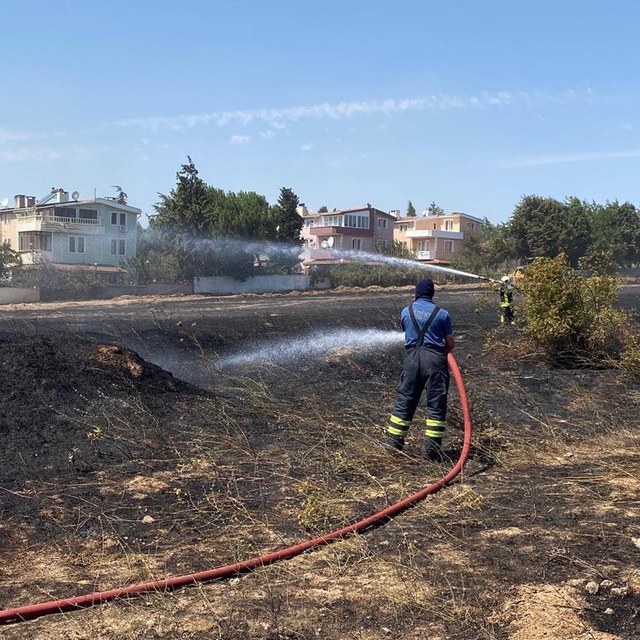 Tekirdağ'da ot yangınları söndürüldü