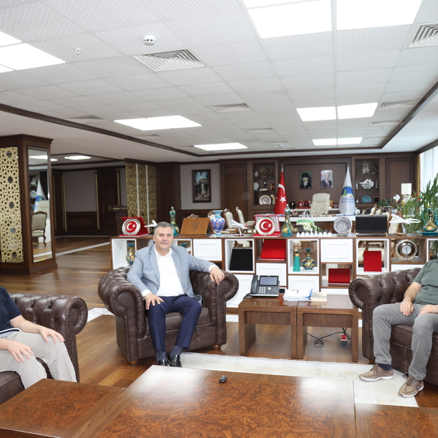 Çubuk'ta LGS'de tam puan alan öğrenci belediye başkanını ziyaret etti