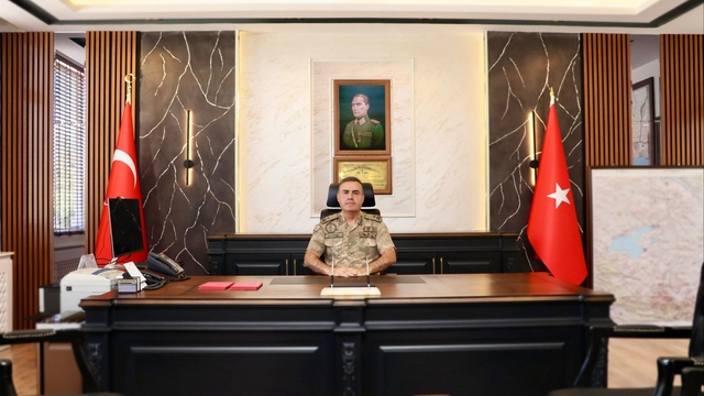 Van İl Jandarma Komutanı Tuğgeneral Mücahit Avkıran, göreve başladı