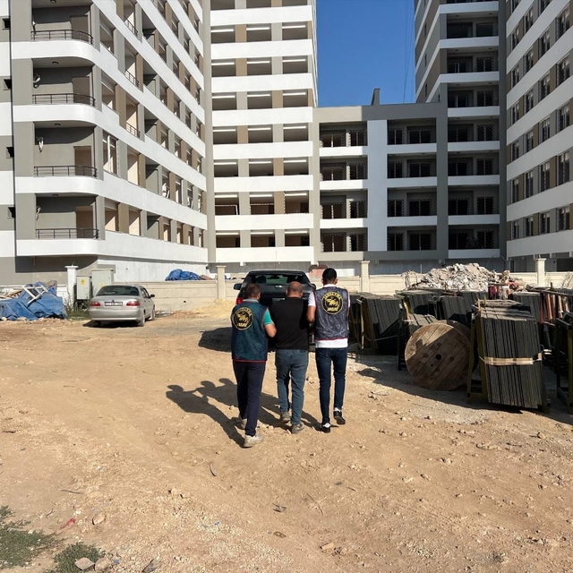 Mersin'de kesinleşmiş hapis cezası olan 2 hükümlü yakalandı