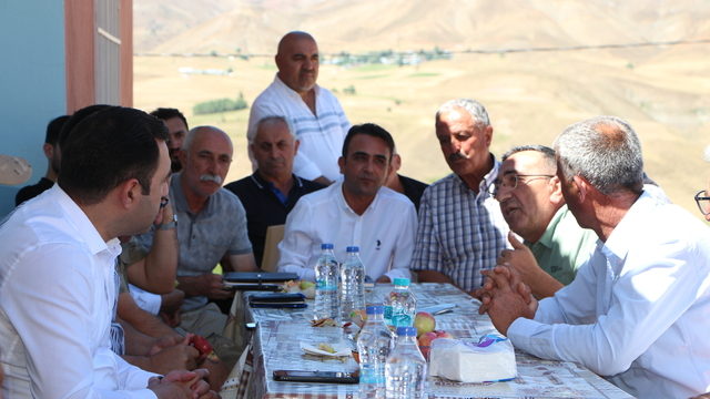 Karlıova Kaymakamı Abdulselam Bıçak'tan köy ziyaretleri