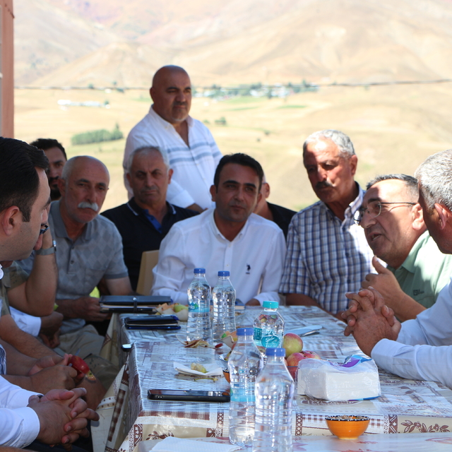 Karlıova Kaymakamı Abdulselam Bıçak'tan köy ziyaretleri