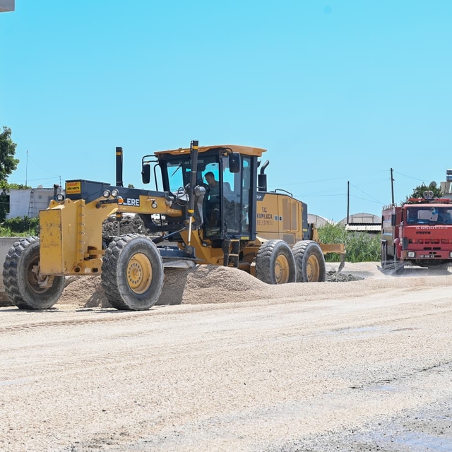 Kumluca'da asfaltlama çalışması devam ediyor