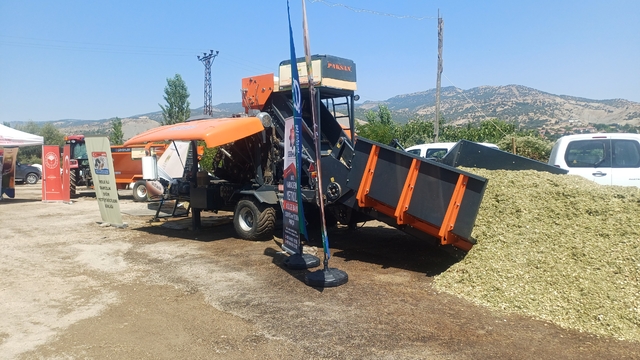 Bolu'da alınan silaj paketleme makinesi çiftçilerin kullanımına sunulacak