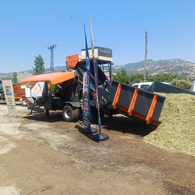 Bolu'da alınan silaj paketleme makinesi çiftçilerin kullanımına sunulacak