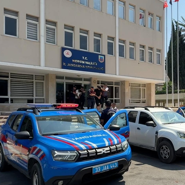 Mersin'de bir kadını öldürüp ormana bıraktıkları iddiasıyla yakalanan 2 zan...