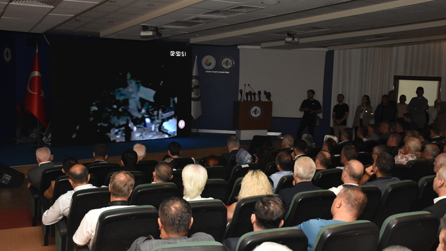Sakarya'da "17 Ağustos Deprem Belgesel Galası ve Deprem Şehitlerini Anma Programı" düzenlendi