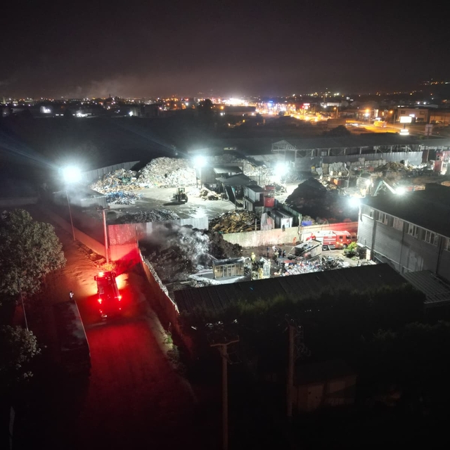 Bursa'da geri dönüşüm tesisinde çıkan yangın söndürüldü