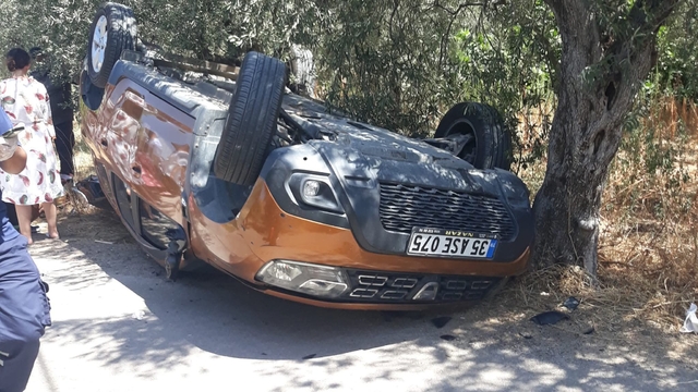 Balıkesir'de takla atan otomobildeki 5 kişi yaralandı