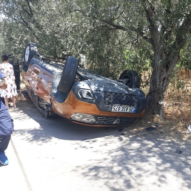Balıkesir'de takla atan otomobildeki 5 kişi yaralandı