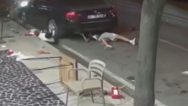 Otomobille motosiklet çarpıştı; 3 yaralı