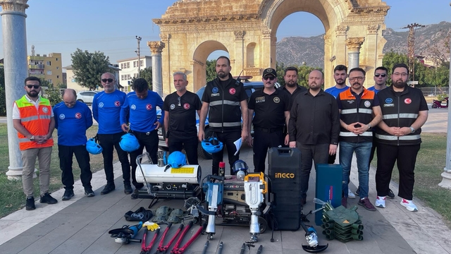 Kozan'daki Yesevi Arama Kurtarma ekibine yeni araç ve teçhizat desteği