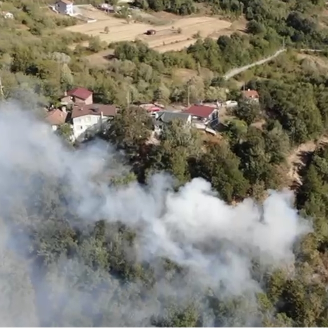 Kocaeli'de orman yangını 2'nci gününde; dronla görüntülendi