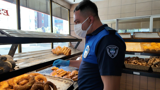 Kayseri'de zabıta ekiplerinden gramaj, fiyat etiketi ve terazi kontrolü