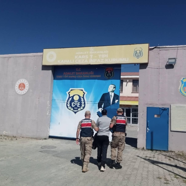 Kars'ta 22 suç kaydı bulunan hükümlü yakalandı