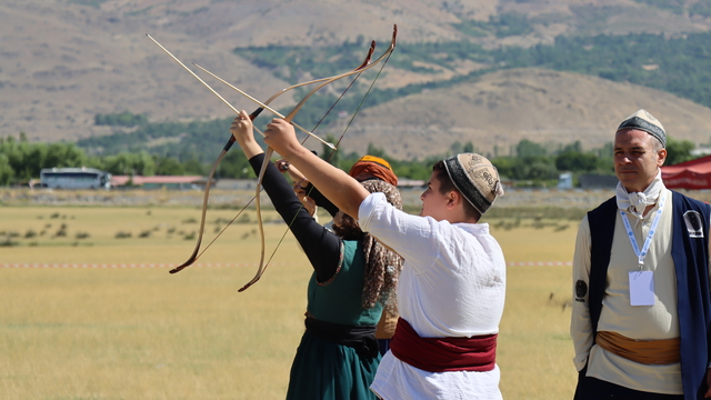 "Mengücek Melik Gazi Menzil Kupası" müsabakaları Erzincan'da başladı