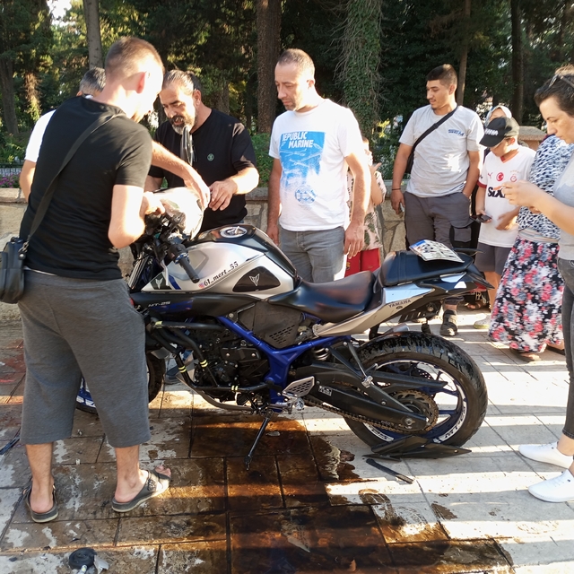 Çarşamba'da otomobil ile motosikletin çarpışması sonucu 1 kişi yaralandı