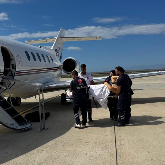 Rize'de bir hasta ambulans uçakla Ankara'ya nakledildi