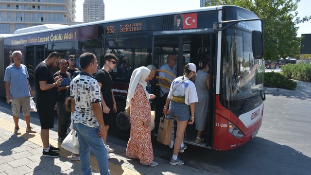 İzmir'de toplu ulaşıma zam (2)