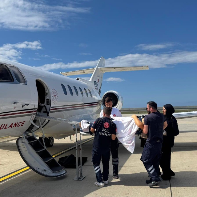 Rize'den Ankara'ya ambulans uçakla hasta sevki