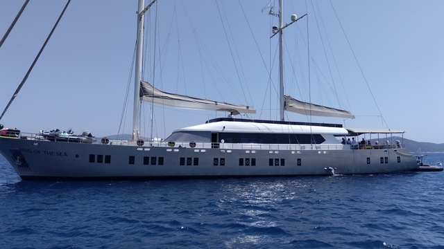 Bodrum açıklarında teknede fenalaşan Meksikalı turiste tıbbi tahliye yapıldı