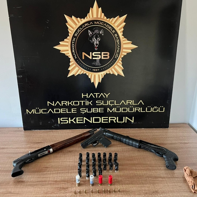 Hatay'da evlerinde silah bulunan 2 şüpheli gözaltına alındı