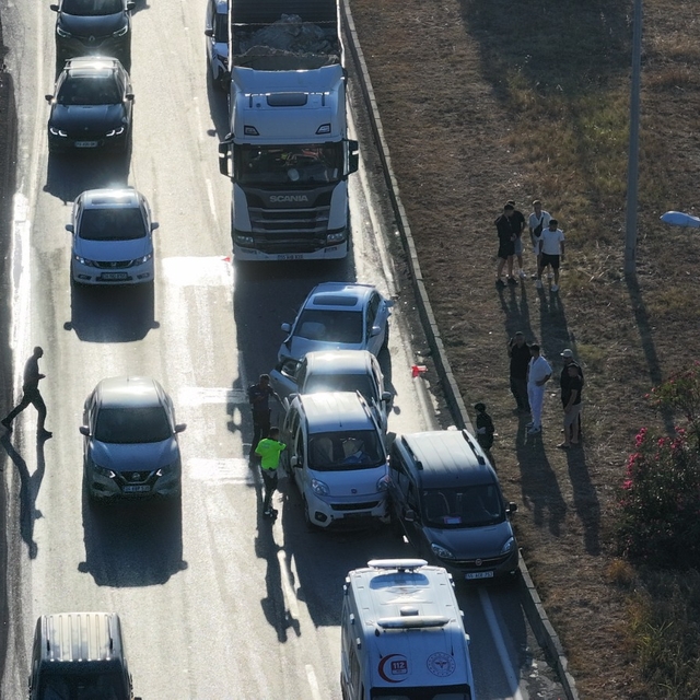 Samsun'da zincirleme trafik kazası Karadeniz sahil yolunda ulaşımı aksattı