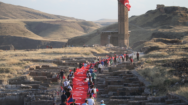 Kars'ta Ani fethinin 961'inci yıl dönümü kutlandı