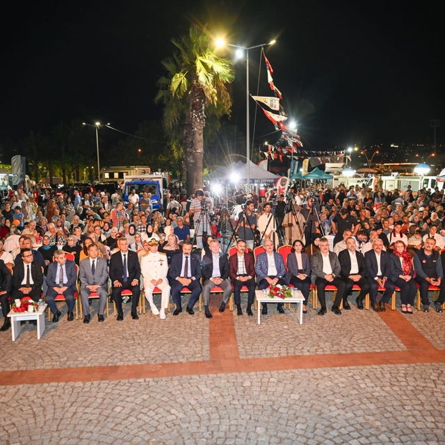 Marmara Depremi'nde hayatını kaybedenler Kocaeli'de anıldı