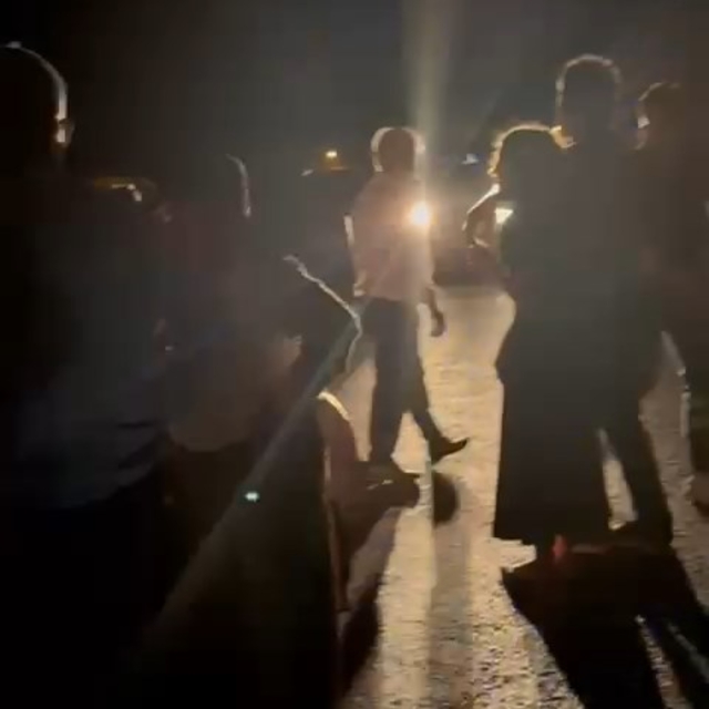 Siirt'te düğünden dönenleri taşıyan minibüs devrildi: 6'sı çocuk, 15 yaralı