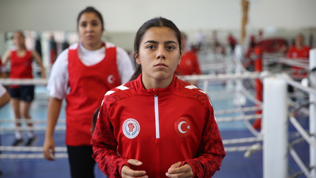 Milli boksör Simge Bekler'in hedefi ilk kez katılacağı Avrupa Şampiyonası'nda zirve